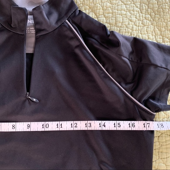 Women’s Annika Black Short Sleeve Zipper Neck Top Size Medium - Picture 6 of 10